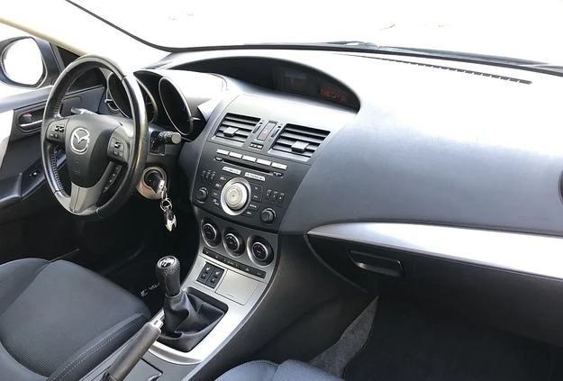 Mazda 3 cena 17700 przebieg: 200000, rok produkcji 2010 z Łódź małe 704